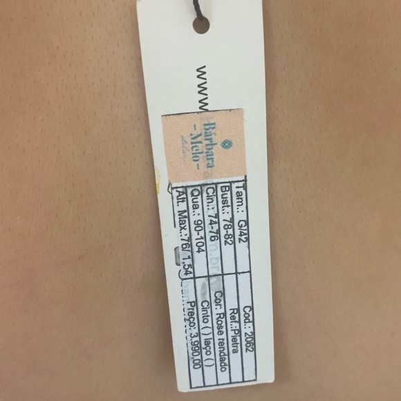 Wedding gown - Picture 10 of 10